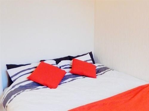 One Bedroom Apartment By Klass Living Serviced Accommodation Bellshill - Elmbank Street Apartment Extérieur photo